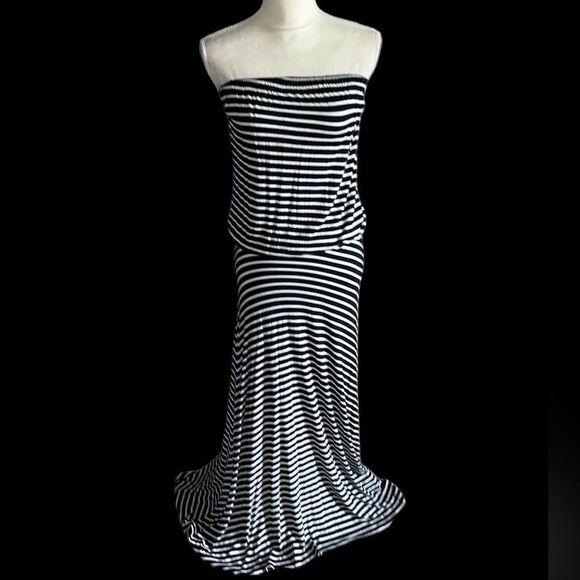 Veronica M. Striped Strapless Dress! - Picture 1 of 14